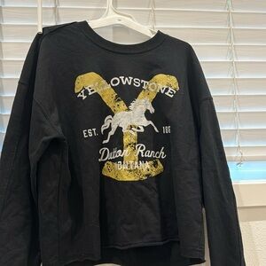 Yellowstone ranch sweater size medium women’s perfect and been worn 2 times